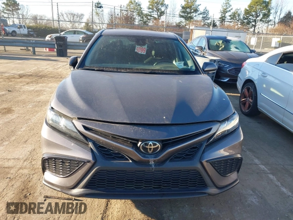 2022 Toyota Camry SE with VIN 4T1G11AK7NU066042, listed as a IAAI auction lot 41315179 with 31,288 mi miles. Bid and sale history available at carsss.com. Image 12.