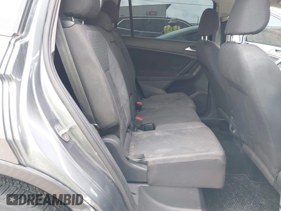 2019 Volkswagen Tiguan S с VIN 3VV1B7AX7KM013381, выставлен на аукционе IAAI как лот 41813840 с пробегом 89 258 миль миль и . История ставок и продаж доступна на DreamBid. Изображение 8.