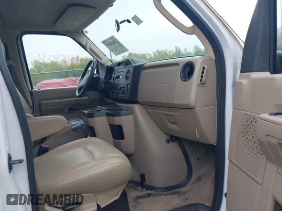 2014 Ford Econoline Passenger XL with VIN 1FBNE3BL4EDA97935, listed as a IAAI auction lot 42187031 with 228,696 mi miles. Bid and sale history available at carsss.com. Image 5.