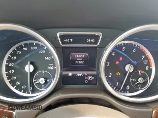 2013 Mercedes-Benz M 350 z VIN 4JGDA5JB7DA252092, wystawiony jako Copart lot #57122915 z przebiegiem 71 502 mil mil oraz Szkoda całkowita • Salvage title. Historia ofert i sprzedaży dostępna na DreamBid. Obrazek 9.