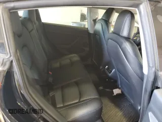 2023 Tesla Model 3 z VIN 5YJ3E1EA1PF466005, wystawiony jako Copart lot #60962125 z przebiegiem 47 239 mil mil oraz Szkoda całkowita • Salvage title. Historia ofert i sprzedaży dostępna na DreamBid. Obrazek 10.