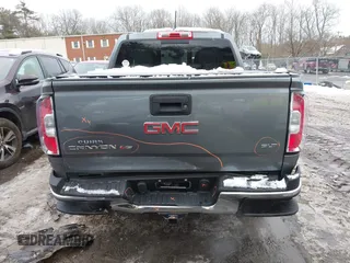 2018 GMC Canyon 4WD SLT with VIN 1GTG6DEN2J1301633, listed as a IAAI auction lot 41530624 with 98,771 mi miles. Bid and sale history available at carsss.com. Image 16.