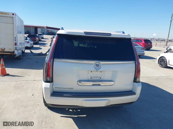 2015 Cadillac Escalade Luxury with VIN 1GYS3BKJ7FR303390, listed as a IAAI auction lot 41428556 with 152,978 mi miles. Bid and sale history available at carsss.com. Image 16.