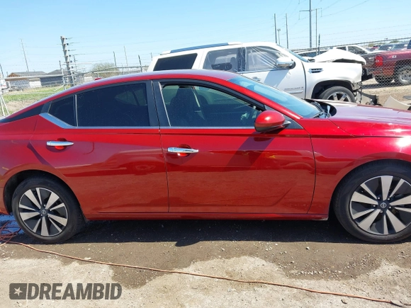 2022 Nissan Altima 2.5 SV with VIN 1N4BL4DV4NN329202, listed as a IAAI auction lot 41674663 with 52,724 mi miles. Bid and sale history available at carsss.com. Image 13.