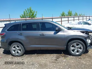 2014 Toyota Highlander Limited z VIN 5TDYKRFH3ES022092, wystawiony jako IAAI lot #42254174 z przebiegiem 178 467 mil mil oraz . Historia ofert i sprzedaży dostępna na DreamBid. Obrazek 14.