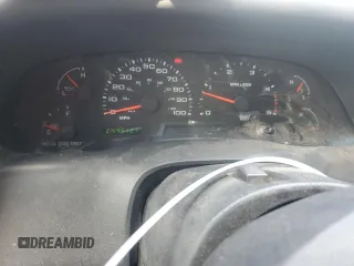 2004 Ford F-250 XL z VIN 1FTNX21P54EB05392, wystawiony jako Copart lot #57982065 z przebiegiem 244 312 mil mil oraz Czysty tytuł • Clean title. Historia ofert i sprzedaży dostępna na DreamBid. Obrazek 9.