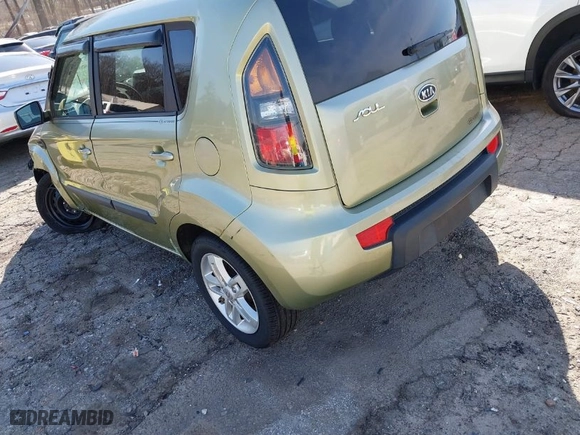 2011 Kia Soul + with VIN KNDJT2A23B7204972, listed as a IAAI auction lot 41673593 with 119,079 mi miles. Bid and sale history available at carsss.com. Image 3.