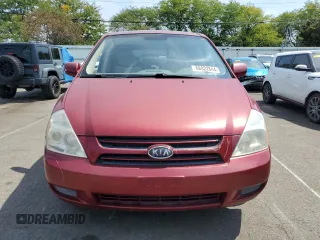 2006 Kia Sedona LX with VIN KNDMB233066095436, listed as a Copart auction lot 68822844 with 177,007 mi miles and Salvage Title. Bid and sale history available at carsss.com. Image 5.