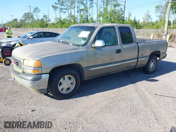 2000 GMC New Sierra 1500 SL with VIN 2GTEC19V8Y1259790, listed as a IAAI auction lot 42050797 with 192,299 mi miles. Bid and sale history available at carsss.com. Image 2.