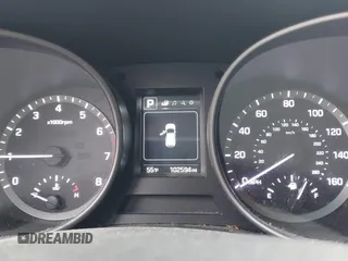 2017 Hyundai Santa Fe 2.4L z VIN 5XYZU3LB8HG421397, wystawiony jako IAAI lot #41961915 z przebiegiem 102 594 mil mil oraz . Historia ofert i sprzedaży dostępna na DreamBid. Obrazek 7.