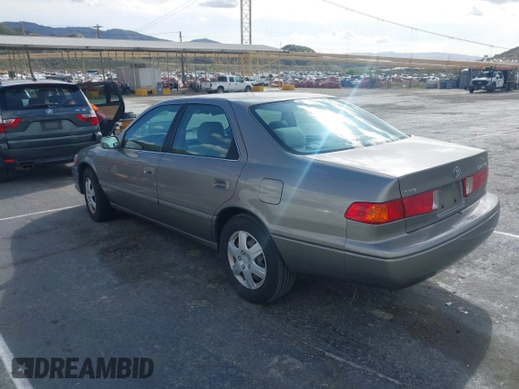 2001 Toyota Camry CE with VIN 4T1BG22K41U044555, listed as a IAAI auction lot 41949013 with 1 mi miles. Bid and sale history available at carsss.com. Image 3.
