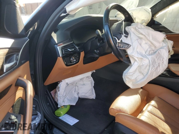 2020 BMW 5 Series 530i z VIN WBAJR3C0XLCE59997, wystawiony jako Copart lot #51541955 z przebiegiem Nie podano mil oraz Szkoda całkowita • Salvage title. Historia ofert i sprzedaży dostępna na DreamBid. Obrazek 8.
