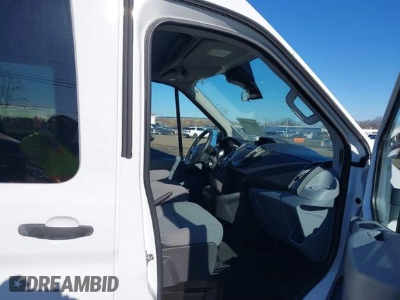 2018 Ford Transit Passenger XL z VIN 1FBZX2CM8JKA52497, wystawiony jako IAAI lot #41553720 z przebiegiem 81 714 mil mil oraz . Historia ofert i sprzedaży dostępna na DreamBid. Obrazek 5.