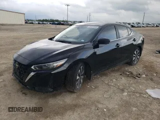 2025 Nissan Sentra SV z VIN 3N1AB8CVXSY223422, wystawiony jako Copart lot #55101045 z przebiegiem 9 503 mil mil oraz Szkoda całkowita • Salvage title. Historia ofert i sprzedaży dostępna na DreamBid. Obrazek 1.