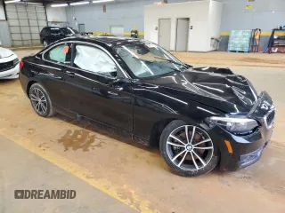 2018 BMW 2 Series 230i xDrive z VIN WBA2J3C5XJVD48455, wystawiony jako Copart lot #58833125 z przebiegiem Nie podano mil oraz Szkoda całkowita • Salvage title. Historia ofert i sprzedaży dostępna na DreamBid. Obrazek 4.