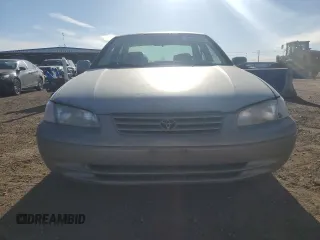 1998 Toyota Camry LE z VIN JT2BG28K2W0164356, wystawiony jako Copart lot #49450065 z przebiegiem 240 905 mil mil oraz Czysty tytuł • Clean title. Historia ofert i sprzedaży dostępna na DreamBid. Obrazek 5.
