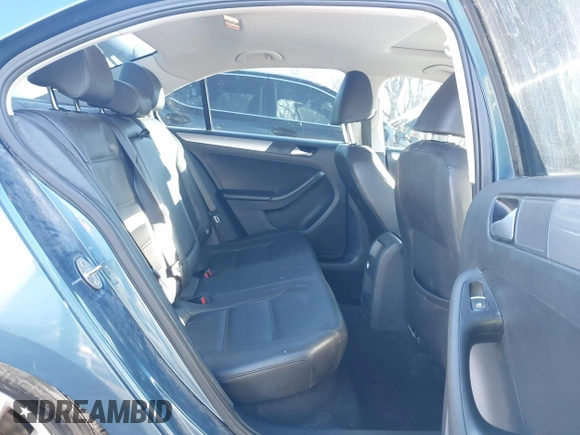 2015 Volkswagen Jetta SE with VIN 3VWD07AJ2FM257987, listed as a IAAI auction lot 41009826 with 112,213 mi miles and . Bid and sale history available at DreamBid. Image 8.