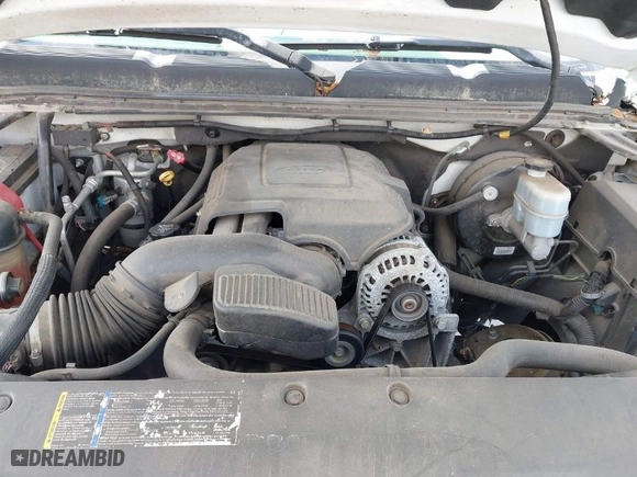 2007 Chevrolet Silverado 1500 LT w/1LT with VIN 1GCEC14027Z557284, listed as a IAAI auction lot 41792086 with 295,377 mi miles. Bid and sale history available at carsss.com. Image 10.