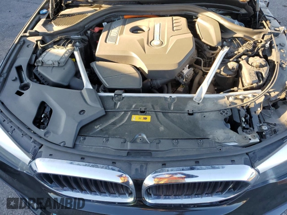 2018 BMW 5 Series 530e z VIN WBAJA9C58JB249470, wystawiony jako Copart lot #46319335 z przebiegiem 28 000 mil mil oraz Szkoda całkowita • Salvage title. Historia ofert i sprzedaży dostępna na DreamBid. Obrazek 11.