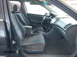 2005 Honda Accord LX z VIN 1HGCM56425A163857, wystawiony jako IAAI lot #41886185 z przebiegiem 227 442 mil mil oraz . Historia ofert i sprzedaży dostępna na DreamBid. Obrazek 5.