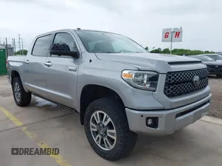 2019 Toyota Tundra SR5 z VIN 5TFAY5F16KX795902, wystawiony jako IAAI lot #42059337 z przebiegiem 120 618 mil mil oraz . Historia ofert i sprzedaży dostępna na DreamBid. Obrazek 1.