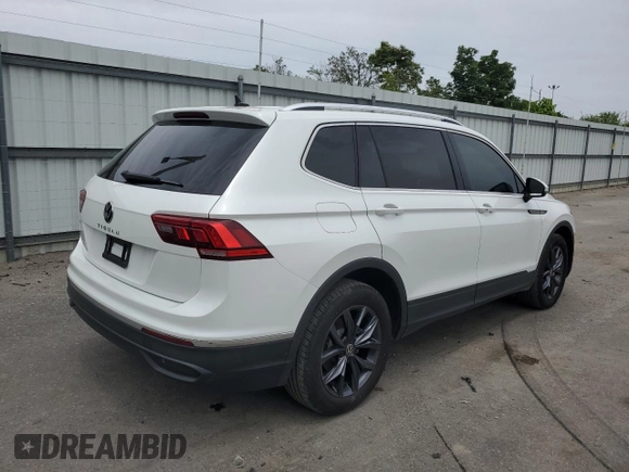 2023 Volkswagen Tiguan SE with VIN 3VVNB7AX9PM029204, listed as a Copart auction lot 58340285 with 13,693 mi miles and Salvage title. Bid and sale history available at DreamBid. Image 3.
