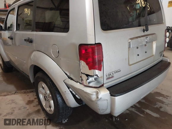 2007 Dodge Nitro SLT z VIN 1D8GU58K97W616455, wystawiony jako IAAI lot #41229813 z przebiegiem 199 421 mil mil oraz . Historia ofert i sprzedaży dostępna na DreamBid. Obrazek 6.
