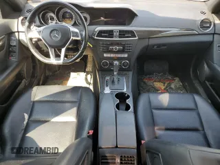 2012 Mercedes-Benz C 300 Sport z VIN WDDGF8BB4CA701042, wystawiony jako Copart lot #56506425 z przebiegiem 153 822 mil mil oraz Szkoda całkowita • Salvage title. Historia ofert i sprzedaży dostępna na DreamBid. Obrazek 8.