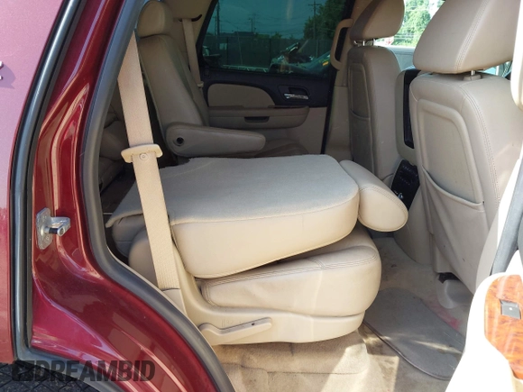 2008 Chevrolet Tahoe LTZ with VIN 1GNFK13048J105403, listed as a IAAI auction lot 42577684 with 171,456 mi miles and . Bid and sale history available at DreamBid. Image 8.