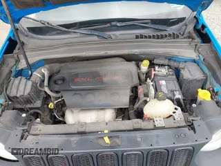 2015 Jeep Renegade Latitude with VIN ZACCJABT4FPC09722, listed as a IAAI auction lot 42056727 with 234,084 mi miles and . Bid and sale history available at DreamBid. Image 10.