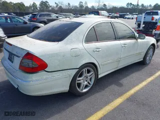 2008 Mercedes-Benz E-Class 3.0L with VIN WDBUF22XX8B205250, listed as a IAAI auction lot 41644715 with 233,381 mi miles. Bid and sale history available at carsss.com. Image 4.