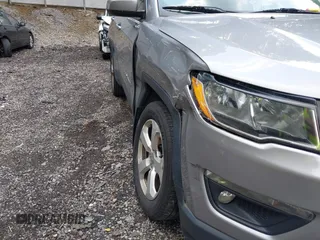 2018 Jeep Compass Latitude with VIN 3C4NJDBB8JT434339, listed as a IAAI auction lot 42404248 with 131,295 mi miles and . Bid and sale history available at DreamBid. Image 6.