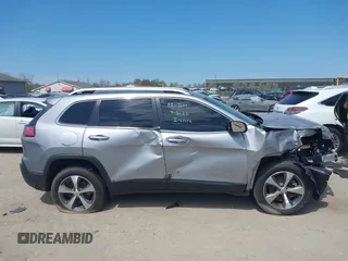 2020 Jeep Cherokee Limited z VIN 1C4PJMDX5LD617675, wystawiony jako IAAI lot #42109150 z przebiegiem 43 282 mil mil oraz . Historia ofert i sprzedaży dostępna na DreamBid. Obrazek 13.