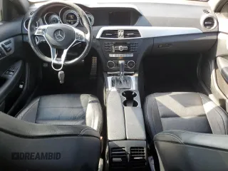 2013 Mercedes-Benz C 250 z VIN WDDGJ4HB5DF957872, wystawiony jako Copart lot #52999035 z przebiegiem 155 348 mil mil oraz Czysty tytuł • Clean title. Historia ofert i sprzedaży dostępna na DreamBid. Obrazek 8.