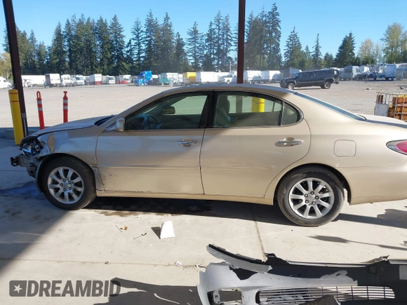 2004 Lexus ES 330 with VIN JTHBA30G340003869, listed as a IAAI auction lot 42024907 with 240,425 mi miles. Bid and sale history available at carsss.com. Image 15.