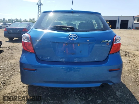 2010 Toyota Matrix S z VIN 2T1KE4EE1AC044165, wystawiony jako Copart lot #63262235 z przebiegiem 140 613 mil mil oraz Szkoda całkowita • Salvage title. Historia ofert i sprzedaży dostępna na DreamBid. Obrazek 6.