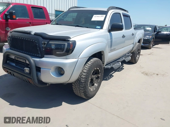2010 Toyota Tacoma PreRunner z VIN 3TMJU4GN3AM098103, wystawiony jako IAAI lot #41981209 z przebiegiem 218 329 mil mil oraz . Historia ofert i sprzedaży dostępna na DreamBid. Obrazek 17.