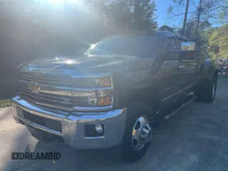 2016 Chevrolet Silverado 3500HD LTZ z VIN 1GC4K0C88GF102148, wystawiony jako Copart lot #57177515 z przebiegiem 234 717 mil mil oraz Szkody całkowita. Historia ofert i sprzedaży dostępna na DreamBid. Obrazek 2.