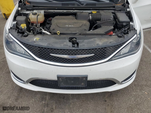 2018 Chrysler Pacifica Touring L with VIN 2C4RC1BG8JR142473, listed as a Copart auction lot 73109374 with 90,542 mi miles and Salvage Title. Bid and sale history available at carsss.com. Image 13.