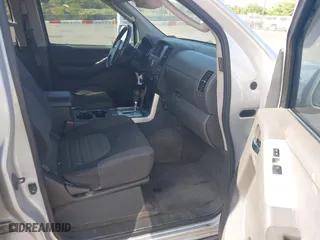 2012 Nissan Pathfinder LE with VIN 5N1AR1NN1CC607558, listed as a IAAI auction lot 39839685 with 147,975 mi miles. Bid and sale history available at carsss.com. Image 5.