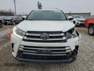 2017 Toyota Highlander Limited with VIN 5TDDZRFH7HS388832, listed as a Copart auction lot 44431435 with 136,284 mi miles and Salvage title. Bid and sale history available at DreamBid. Image 5.