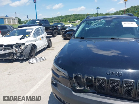 2020 Jeep Cherokee Latitude z VIN 1C4PJMCX3LD584466, wystawiony jako IAAI lot #42380627 z przebiegiem 53 062 mil mil oraz . Historia ofert i sprzedaży dostępna na DreamBid. Obrazek 6.