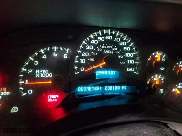 2003 Chevrolet Silverado 1500HD LS with VIN 1GCGK13UX3F145058, listed as a Copart auction lot 42630645 with 230,100 mi miles and Salvage Title. Bid and sale history available at carsss.com. Image 9.