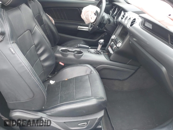 2015 Ford Mustang EcoBoost z VIN 1FA6P8TH6F5370313, wystawiony jako IAAI lot #42206594 z przebiegiem 76 769 mil mil oraz . Historia ofert i sprzedaży dostępna na DreamBid. Obrazek 5.