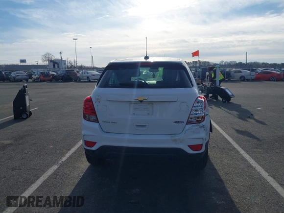 2019 Chevrolet Trax LS with VIN 3GNCJNSB5KL242561, listed as a IAAI auction lot 41662487 with 38,209 mi miles. Bid and sale history available at carsss.com. Image 16.