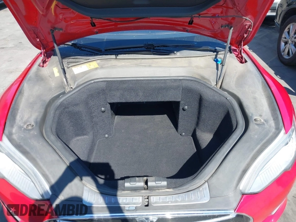 2013 Tesla Model S с VIN 5YJSA1CN1DFP09577, выставлен на аукционе IAAI как лот 41626684 с пробегом 128 289 миль миль и . История ставок и продаж доступна на DreamBid. Изображение 10.