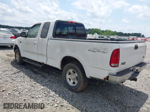 2003 Ford F-150 XL z VIN 1FTRX18W03NA25313, wystawiony jako IAAI lot #42147555 z przebiegiem 143 837 mil mil oraz . Historia ofert i sprzedaży dostępna na DreamBid. Obrazek 3.