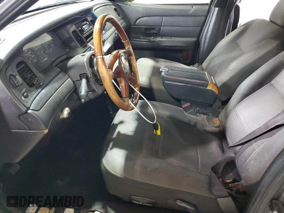 2006 Ford Police Interceptor z VIN 2FAFP71WX6X135455, wystawiony jako Copart lot #41693715 z przebiegiem Nie podano mil oraz Czysty tytuł • Clean title. Historia ofert i sprzedaży dostępna na DreamBid. Obrazek 7.