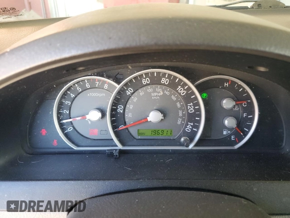 2008 Kia Sorento EX z VIN KNDJD736685770445, wystawiony jako Copart lot #56426455 z przebiegiem 196 911 mil mil oraz Szkoda całkowita • Salvage title. Historia ofert i sprzedaży dostępna na DreamBid. Obrazek 9.