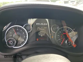 2025 Ram 1500 Tradesman z VIN 1C6RREGG8SN552310, wystawiony jako Copart lot #56547005 z przebiegiem 9 767 mil mil oraz Szkoda całkowita • Salvage title. Historia ofert i sprzedaży dostępna na DreamBid. Obrazek 9.